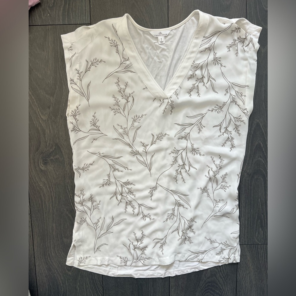 V-Neck Floral Print Sleeveless Top - White with Gray Leaf Pattern